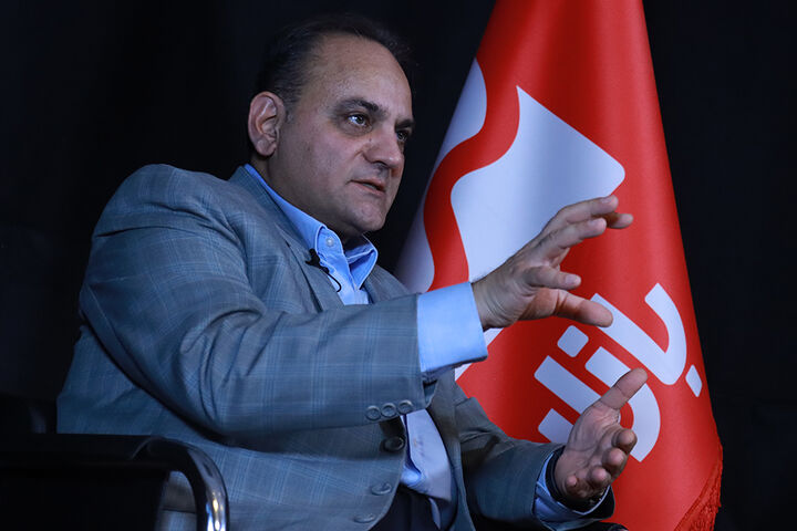 آغاز عدم حمایت ها با خصوصی سازی ایران خودرو| صنایع غذایی می توانند به صنعت خودرو ورود کنند - تحلیل بازار 1403/11/30