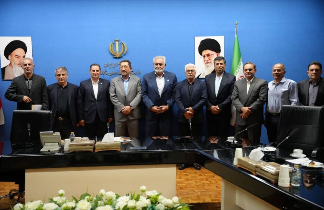 جلسه مهم وزیر صمت با هیات مدیره خانه صمت ایران در مورد تامین برق و ارز تولید - ایلنا  1404/03/07